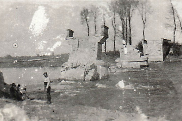 Pont détruit par les avions allemands retraite de la Marne 1914